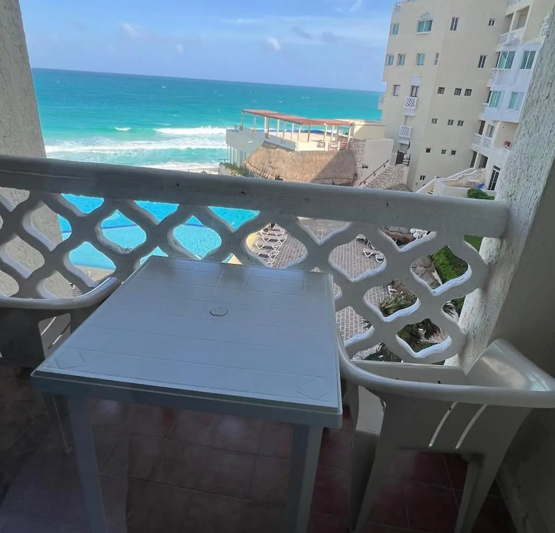 “Magic Sunrise At Cancun” Appart hôtel