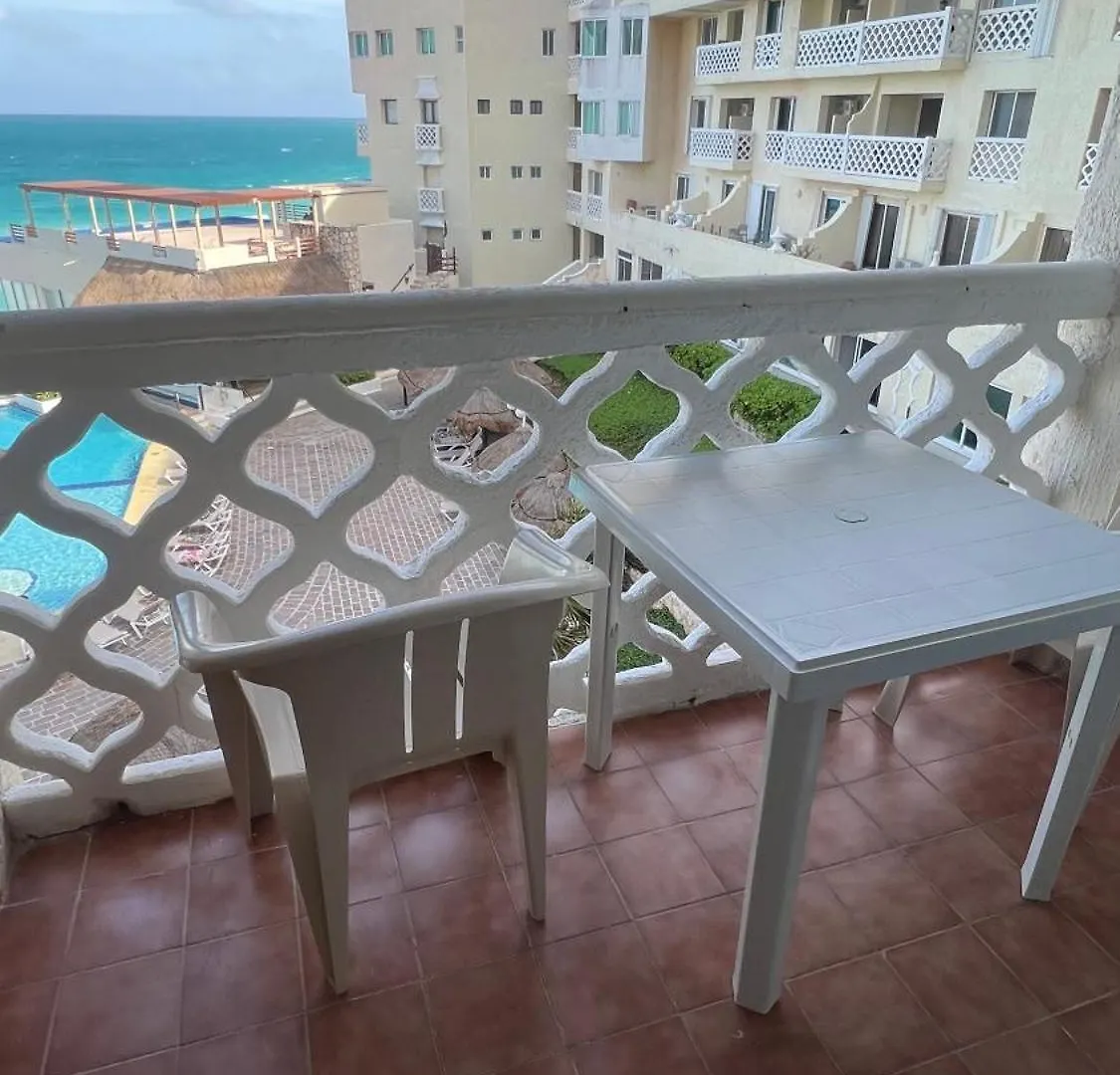 “Magic Sunrise At Cancun” Aparthotel