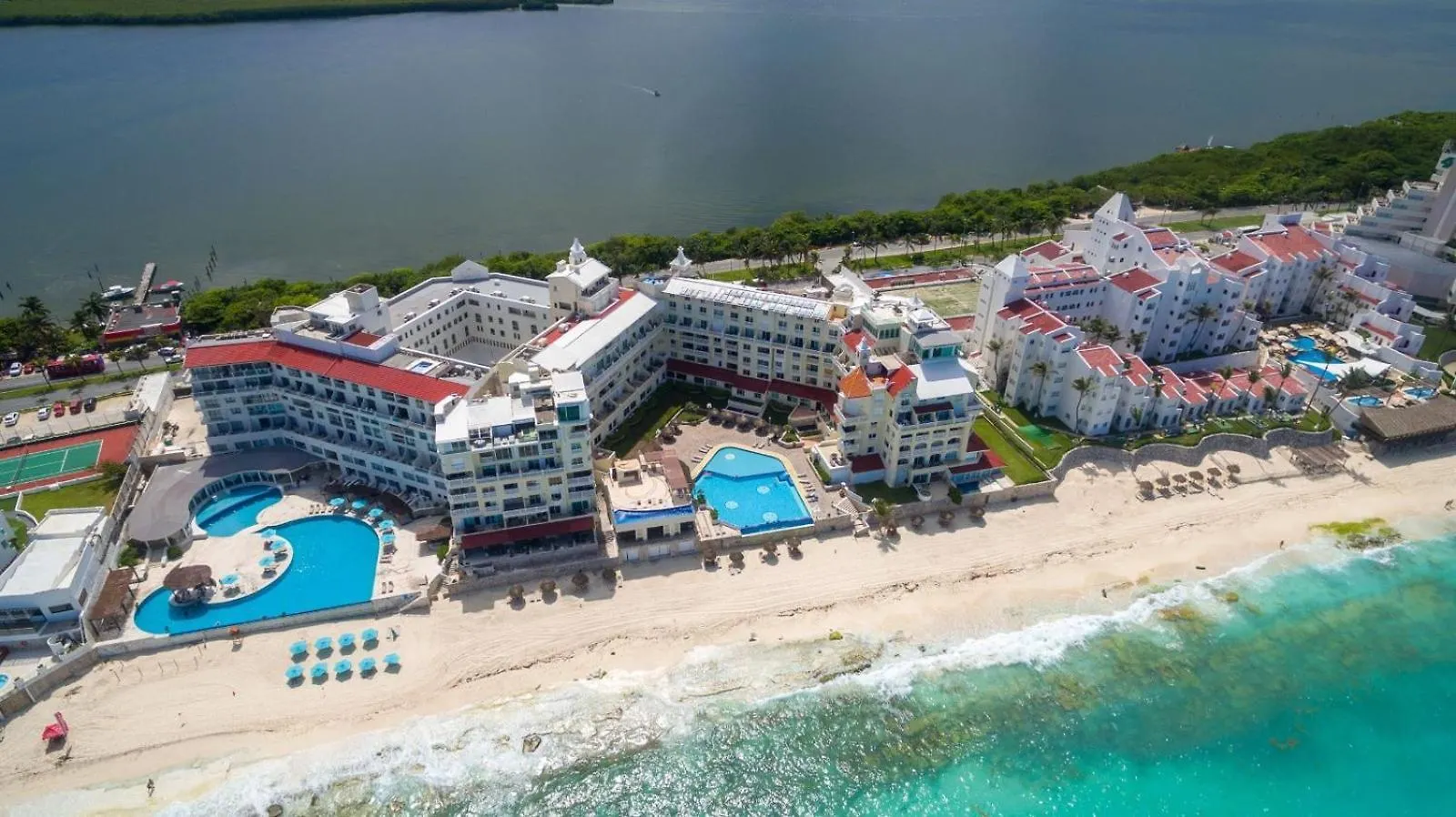 “Magic Sunrise At Cancun” location